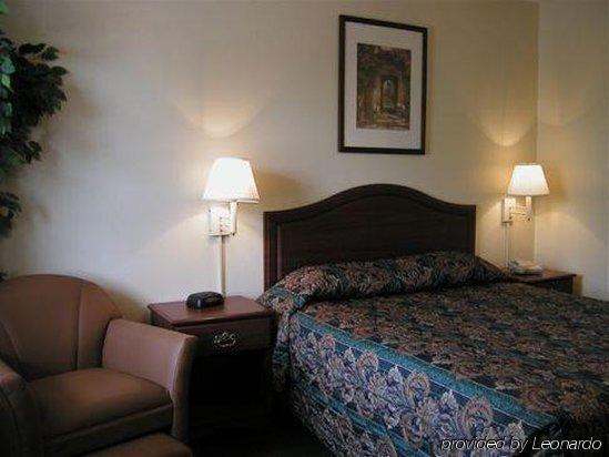 Intown Suites Extended Stay Charlotte Nc -East Independence Zimmer foto